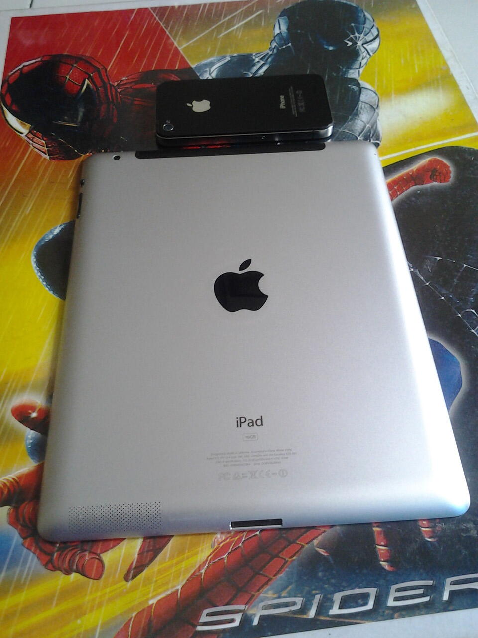 Terjual IPAD 2 gsm 16GB,IPHONE 16GB EX TELKOMSEL & ID COC 