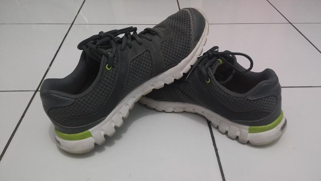 terjual sepatu running reebok sublite rhythm size 41 terjual sepatu running reebok sublite rhythm size 41