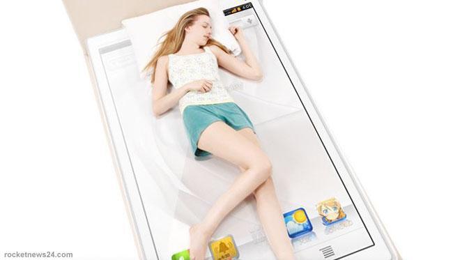 Smartphone Terbesar di Dunia Yang Bisa Untuk Tidur