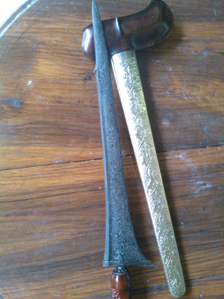 Keris Kebo Kantong antik dimaharkan
