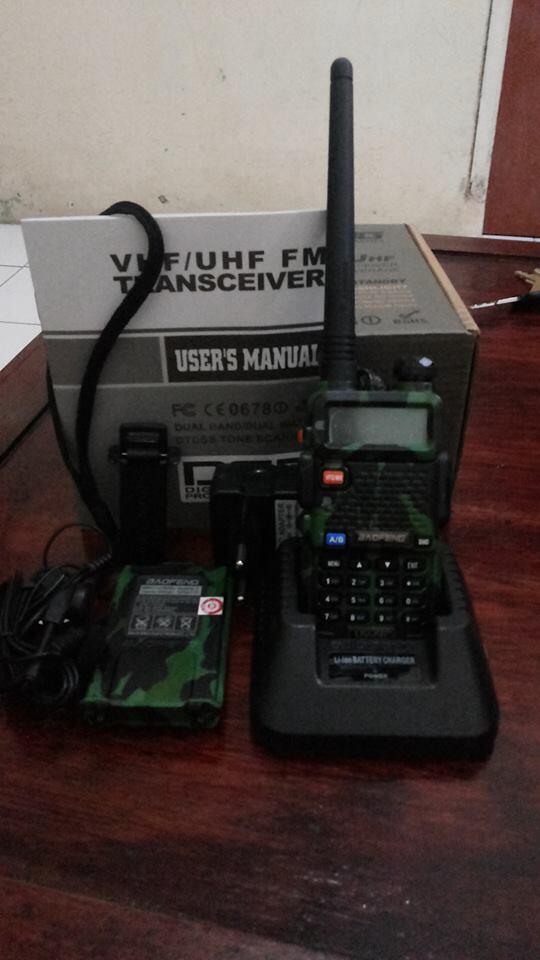 HANDY TALKY BAOFENG UV-5R Loreng/Army Dualband