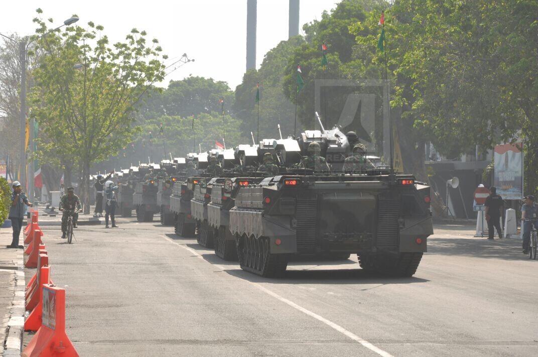 Galeri Suasana Latihan Ulang Tahun TNI