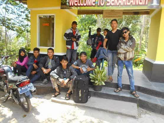 Camping di Gunung Andong, Berenang di Air Terjun Sekar Langit