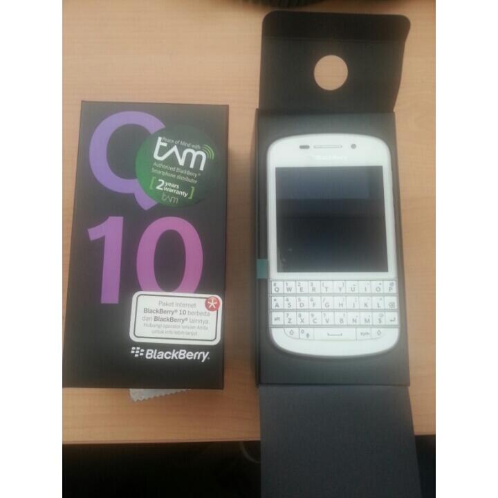 Cari Blackberry Q10 2nd (Garansi TAM pembelian Sept 14 