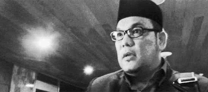 Sudah Tahu Dilarang, Apa Alasan Yulian Cium dan Pijat Pimpinan Sidang?