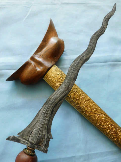 Keris Luar Jawa Sepuh Antik