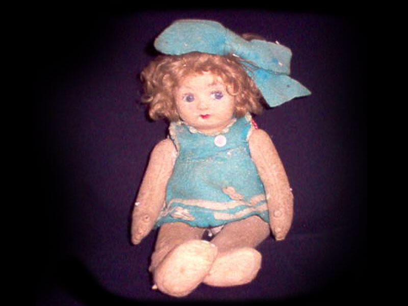 Boneka paling misterius di dunia .