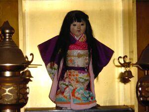 Boneka paling misterius di dunia .