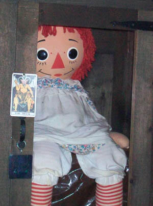 Boneka paling misterius di dunia .