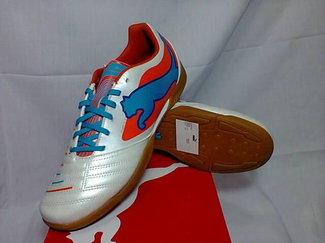 Sepatu bola PUMA PowerCat 3 Graphic FG & futsal PUMA POWERCAT 4 IT original cuma 300K