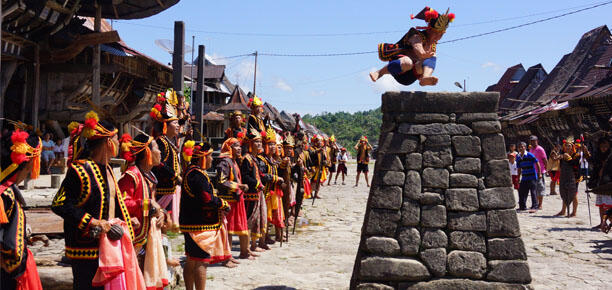 Lompat Batu Lambang Kedewasaan Para Lelaki Nias