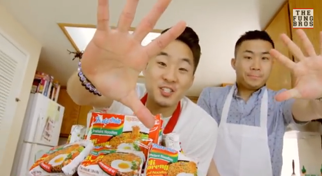 MAKAN INDOMIE DI LEVEL YANG BERBEDA!!