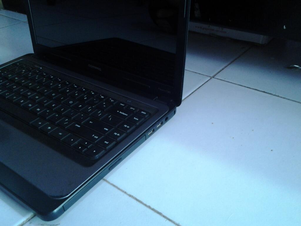 Compaq CQ43 fungsi mantap, HDD 500Gb, batre 3 jam... !! windows 7 ultimate