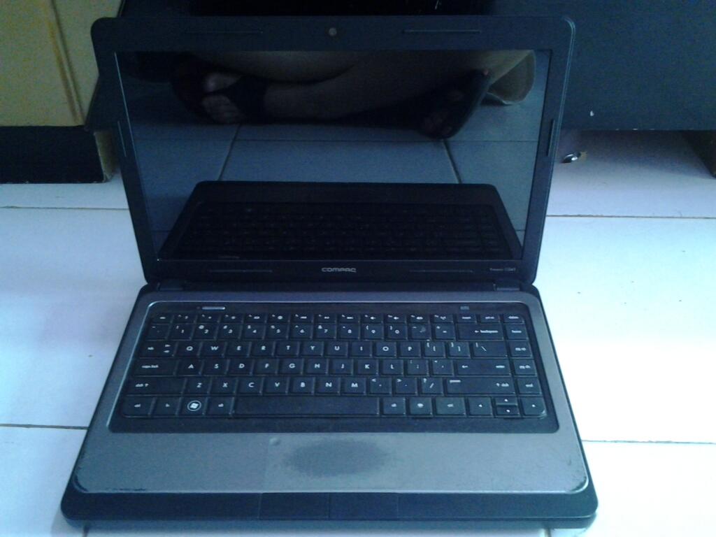 Compaq CQ43 fungsi mantap, HDD 500Gb, batre 3 jam... !! windows 7 ultimate