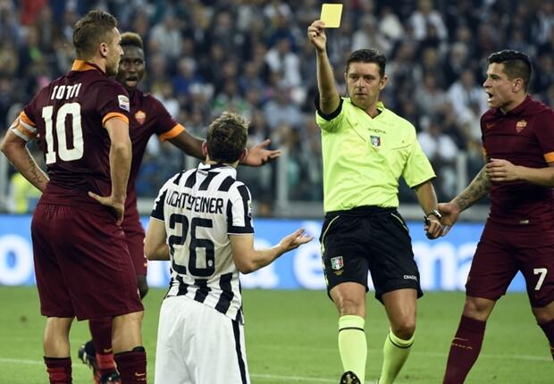 Kontroversi wasit pemimpin partai Juventus vs As Roma