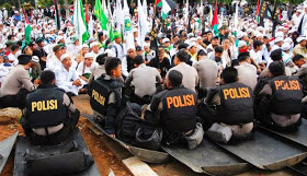 (AWAS MUAL) FPI Jalankan Tugas Negara dari Ancaman
KG