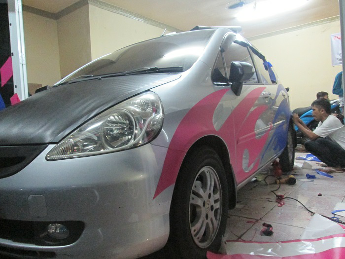 Cari Wrapping Mobil  FullBody Pakai Sticker  ORACAL  651 