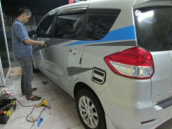 Cari Wrapping Mobil  FullBody Pakai Sticker  ORACAL  651 