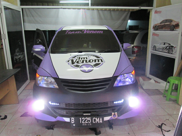 Cari Wrapping Mobil  FullBody Pakai Sticker  ORACAL  651 