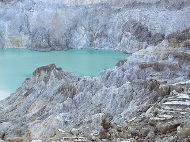 Cartenz Pyramid,Menggapai Atap Dunia