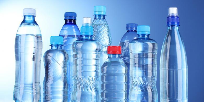 &#91; SHARE &#93; Bahaya minum air mineral dari botol yang terpapar sinar matahari.