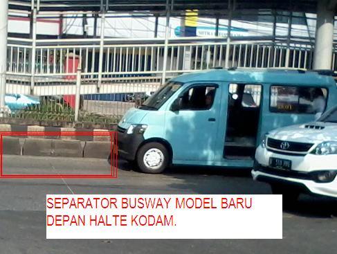 Ooooo…Begini Toh Bahayanya Separator Busway Yang Lepas Dan Bikin Celaka.