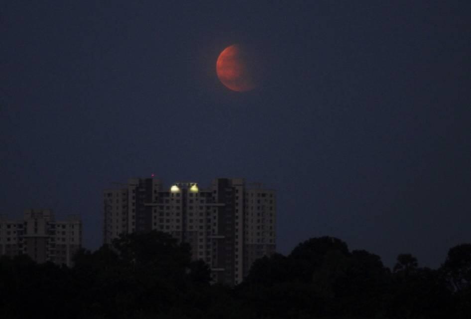 &#91;FOTO&#93; Gerhana Bulan Merah Darah {Blood Moon} 