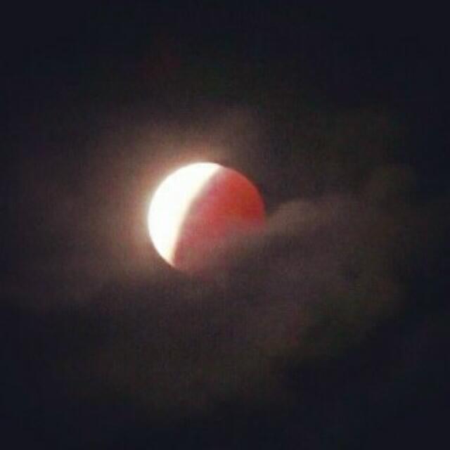 FENOMENA BULAN DARAH di INDONESIA (with PIC)