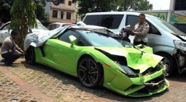 Kecelakaan Mobil Hotman Paris, Kernet Truk JNE Ngaku Tidak Pecah Ban