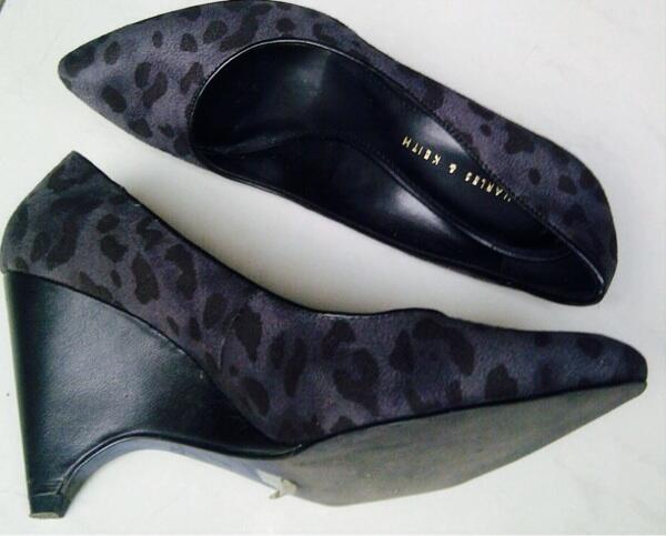 Sepatu charles & keith wedges size 38 dibeliin tp ga pnh di pakai..