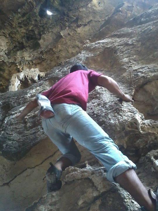 Manjat tebing ah,,tebing jempol,bak candu bagi para pemanjat tebing