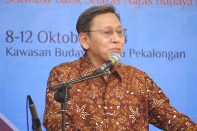 Wapres Boediono Ajak Gunakan Batik Yang Pro Lingkungan