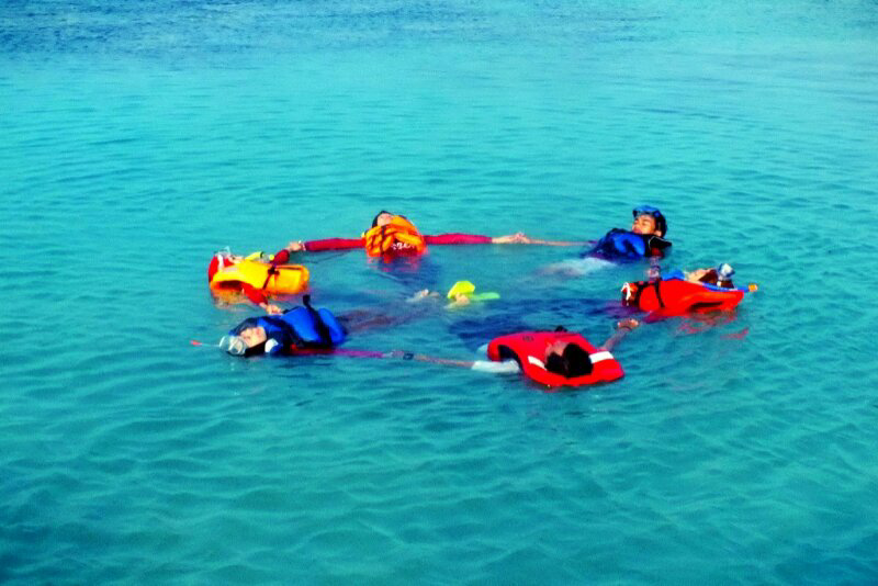 suka pantai dan sorkling?? wajib k sni