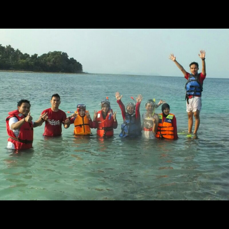 suka pantai dan sorkling?? wajib k sni