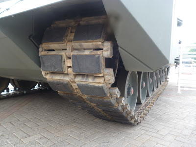 Tiba di Yogyakarta, Tank Leopard Langsung Diserbu Warga