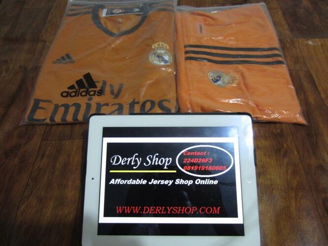 Lelang Murah Meriah Stelan Jersey dan Celana Grade Ori, Gratis Ongkos Kirim !!!