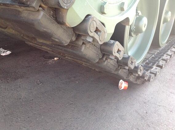 Tiba di Yogyakarta, Tank Leopard Langsung Diserbu Warga