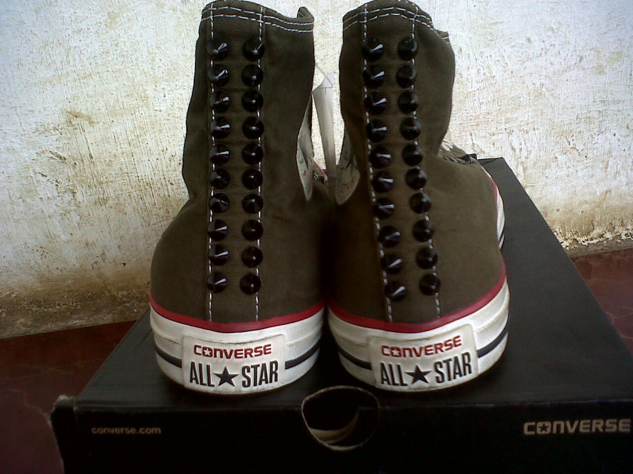 SEPATU CONVERSE EDISI LAFE GRAPP HI ORIGINAL. SIZE 42 (CIBINONG)