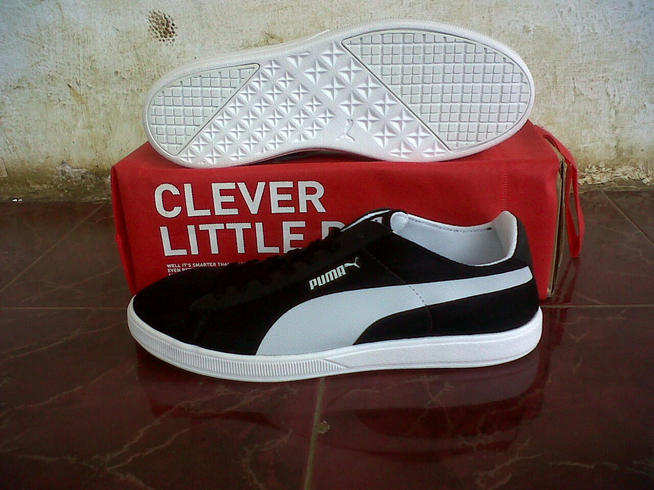SEPATU PUMA EDISI MESH LOW BLACK/WHITE ORIGINAL. SIZE 43 (CIBINONG)