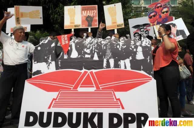 Tak mau hak suara dipotong, aktivis demo tolak UU Pilkada di HI