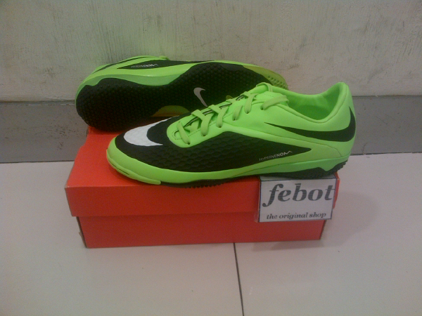 NIKE HYVERVENOM PHELONE IC