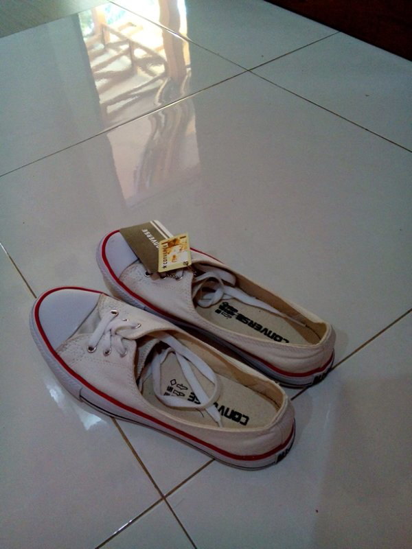 Sepatu Converse Ladies White Original