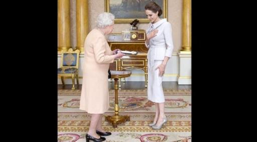 Cerita Angelina Jolie Bertemu Ratu Elizabeth II