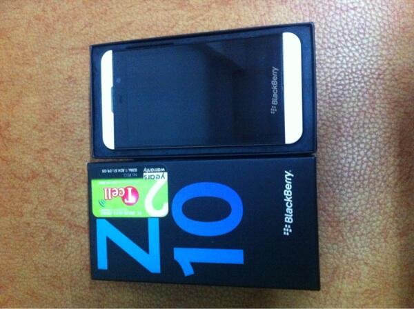 Di jual blackberry z10 putih