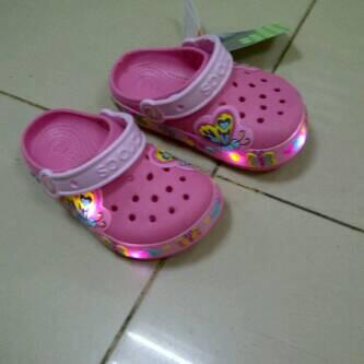 CROCS ORIGINAL FOR MEN, LENGKAP,BERKWALITAS.DIJAMIN 100%