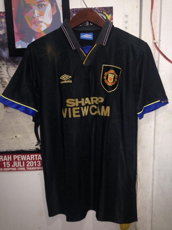 Jersey retro MU BARCELONA cuci lemari gan