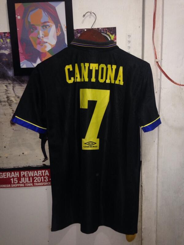 Jersey retro MU BARCELONA cuci lemari gan