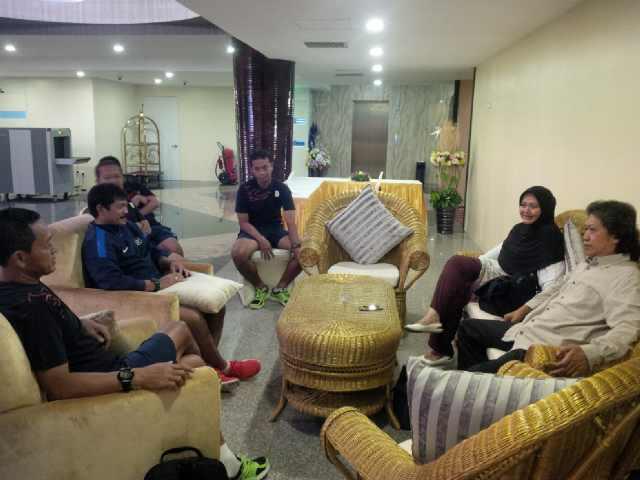 Kakek Ini Punya Cara Beda Melihat Kekalahan Timnas U19