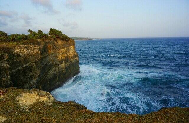 Pantai klayar, Cerita Seruling Samudra Hingga Tebing Karang Bolong.