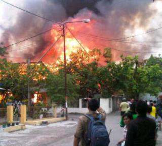 Asrama TNI AD terbakar